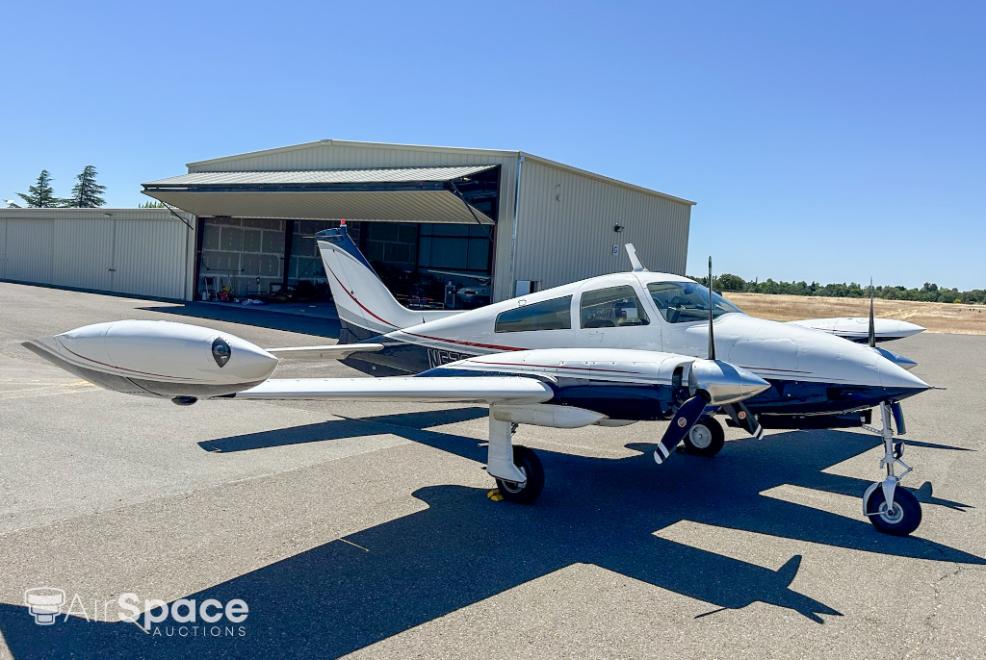CESSNA 310P aircraft image